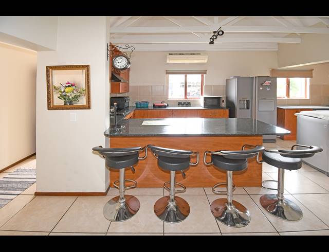 3 BEDROOM HOUSE FOR SALE IN CRAIGAVON